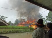 Akibat Kosleting Listrik, Rumah Guru di Salawu Terbakar