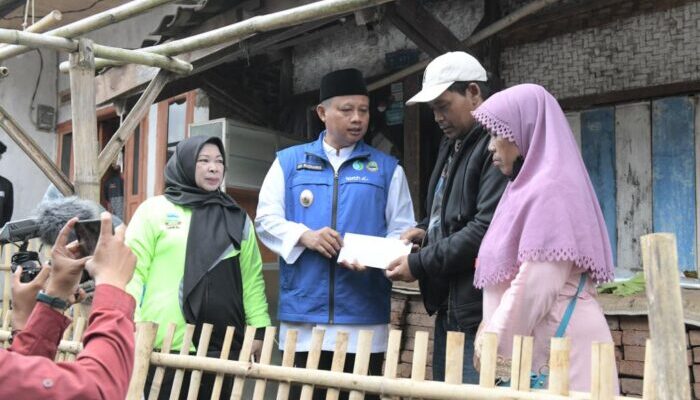 Rumah Warga Garut Dirobohkan Rentenir, Dibantu Wagub Jabar