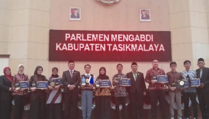 Parlemen Mengabdi Kedua, Sembilan Orang Jadi Juara