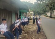 Angkutan Umum Mogok, Warga dan Siswa Terlantar