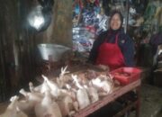 Harga Daging Ayam Ras Bikin Bingung Konsumen