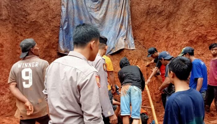 Keluarga Korban Longsor Puspahiang Islah, Penyelidikan Tetap Jalan