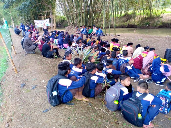 Bersih-bersih Sungai