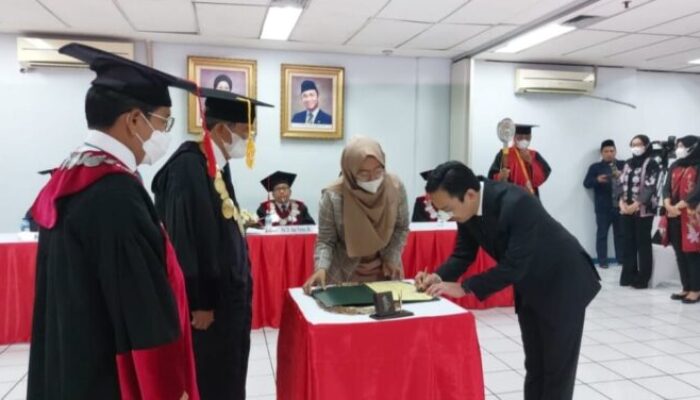 Kepala Bapenda Majalengka Raih Gelar Doktor Hukum, Predikat Cum Laude