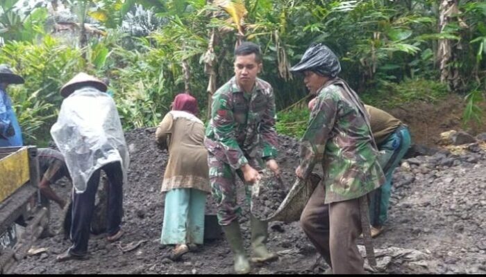 TMMD Kodim 0612 Tasik Bangun Akses Jalan Penghubung Desa Cikadongdong-Desa Toblongan