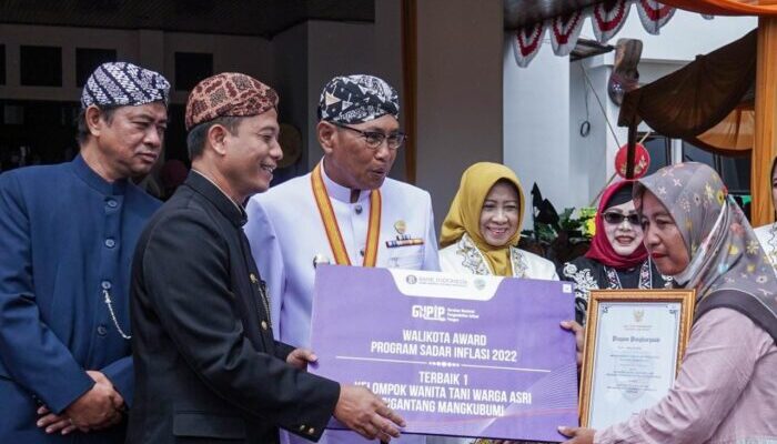 Bantu Kendalikan Inflasi, KWT Dapat Penghargaan