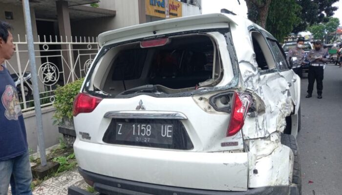 Tabrakan Beruntun di Jalan RE Martadinata Libatkan Tujuh Kendaraan