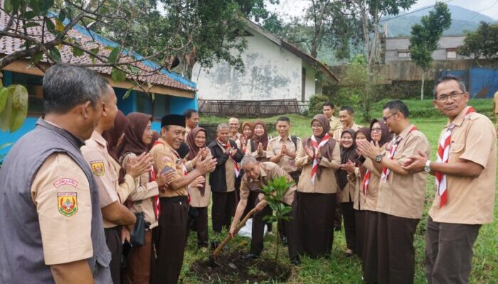 KCD Pendidikan VIII Jabar Hadirkan ‘Pabrik Oksigen’ di Ratusan Sekolah