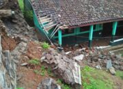 TPT Ambrol, Siswa SDN Tirtayasa Setiawargi Belajar di Lapangan