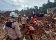 Anggota Pramuka Bergerak Cepat Evakuasi Korban Gempa Cianjur