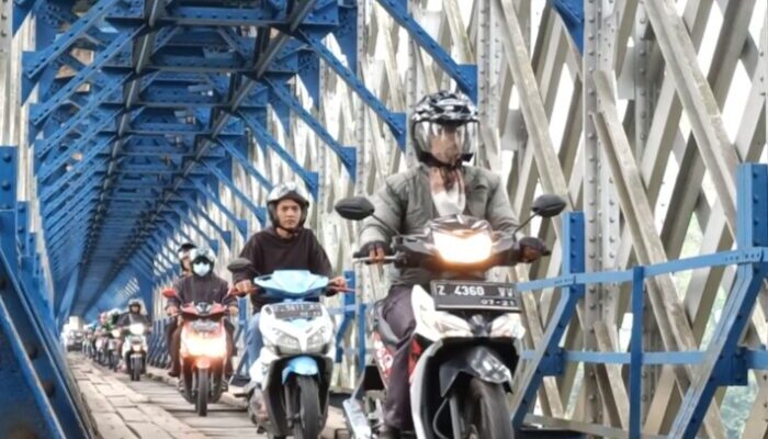 Jembatan Cirahong Ditutup Sementara untuk Kendaraan