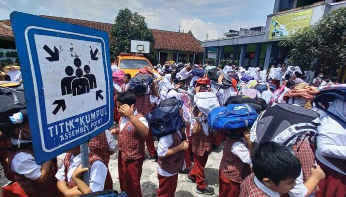 Siswa SDN Galunggung Berhamburan Keluar Kelas, Ternyata