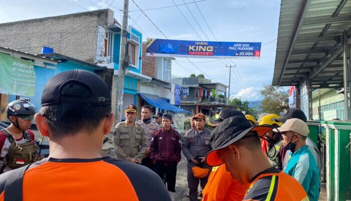 Terseret Arus Sungai Cisaat Garut, Korban Masih Dicari