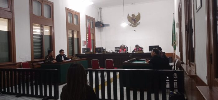 Lanjutan sidang dugaan korupsi peningkatan Jalan Keboncau-Kudangwangi di Kabupaten Sumedang kembali digelar di Pengadilan Tindak Pidana Korupsi Bandung (Tipikor Bandung) Jl. LLRE Martadinata, Rabu (21/12).