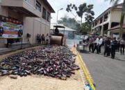 4.000 Botol Miras Dimusnahkan di Mapolres Tasikmalaya