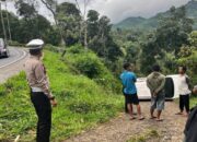 Sebuah Mobil ‘Labas’ di Lingkar Gentong