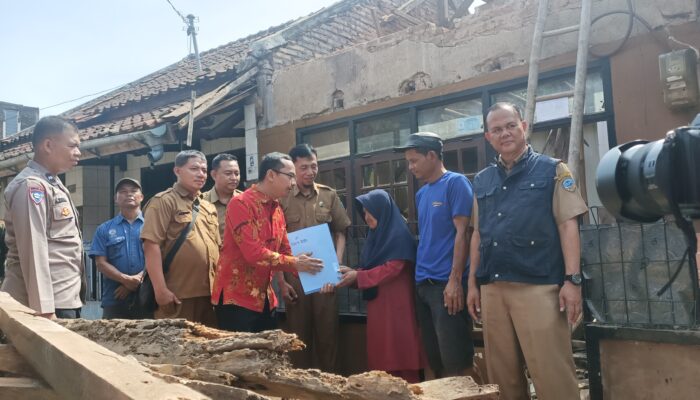 BJB Tasik Langsung Kirim Bantuan Material Kepada Lansia Korban Gempa