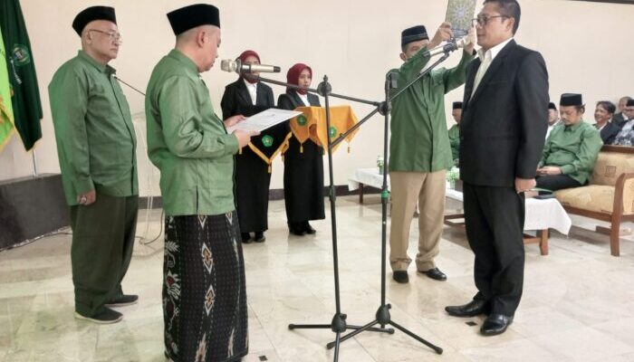 Prof Obsatar Sinaga Dilantik Jadi Rektor Uninus