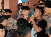 Massa Aksi Tolak Dialog Tanpa Kadis Kesehatan