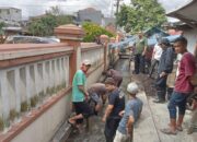 Antisipasi Luapan Air, Warga Singaparna Keruk Sungai