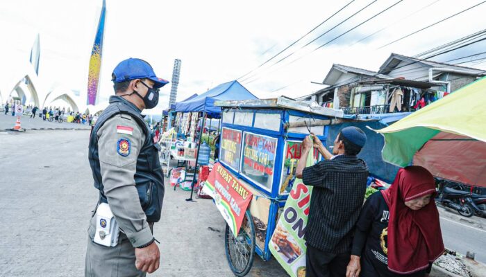 Menjamur! Ada 420 PKL di Area Masjid Raya Al Jabbar