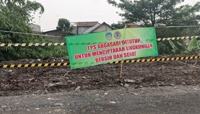 Gegara Bau dan Sampah Menumpuk, TPS Argasari Ditutup