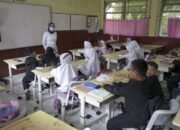 HEBAT! Guru Muda di SDN 005 Babakan Ciparay Terima Beasiswa Monash University