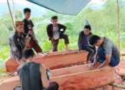 Lesung Kebutuhan Pokok Masyarakat Kampung Adat Naga