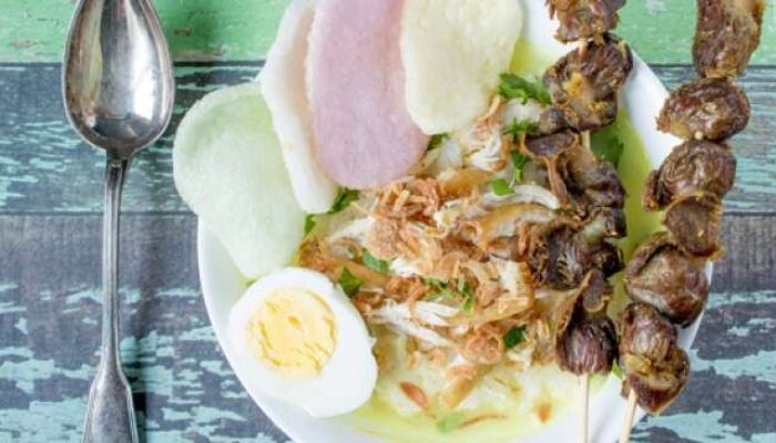 NIKMAT! 9 Rekomendasi Bubur Ayam Enak di Bandung