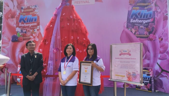 SoKlin Softergent Double Perfume Cetak Rekor MURI
