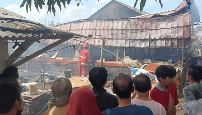 200 TV Terbakar di Kampung Benda Cipedes