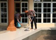 Sambut Ramadan, Polres Tasik Gotong Royong Bersihkan Masjid