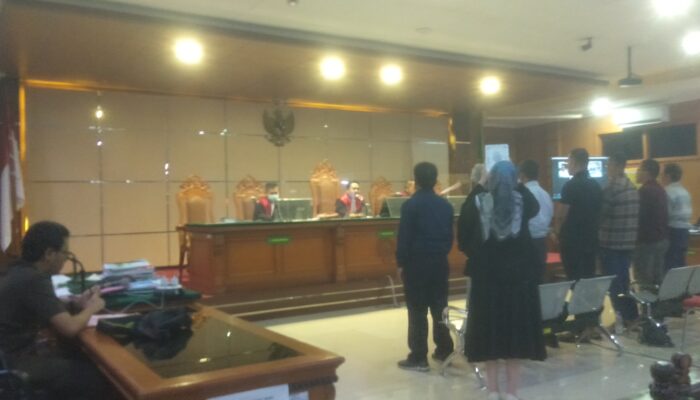 Sidang Digelar Malam, Kasus Korupsi Jalan Keboncau Sumedang, Hadir 7 Saksi