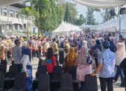 Warga Serbu Bazaar Ramadan bank bjb 1444 H di Gedung Sate