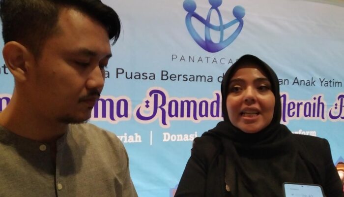 Panatacara Berbagi Rejeki dengan Yatim Piatu di Bandung