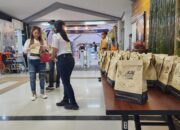 KAI Daop 2 Bandung Bagikan Takjil Buka Puasa Gratis