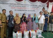 Sentra Abiyoso Salurkan Bantuan ke Lansia dan Disabilitas di Kutawaringin