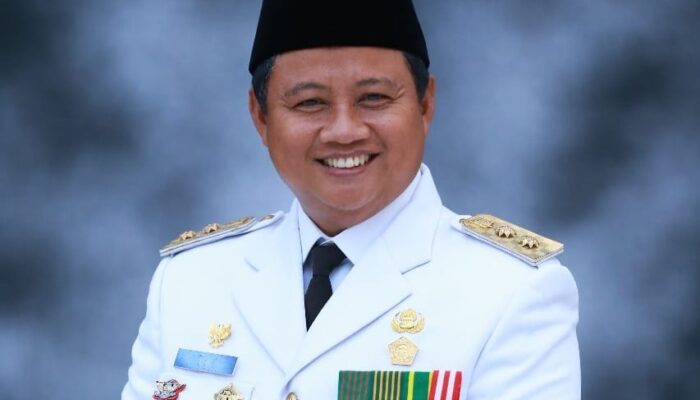 Masa Kecil Wagub Jabar, Ngabuburit Mapay Jalan Kereta