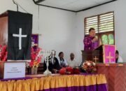 Ibadah Jumat Agung, Diikuti Pj Bupati Maybrat di Gereja Sion Kumurkek