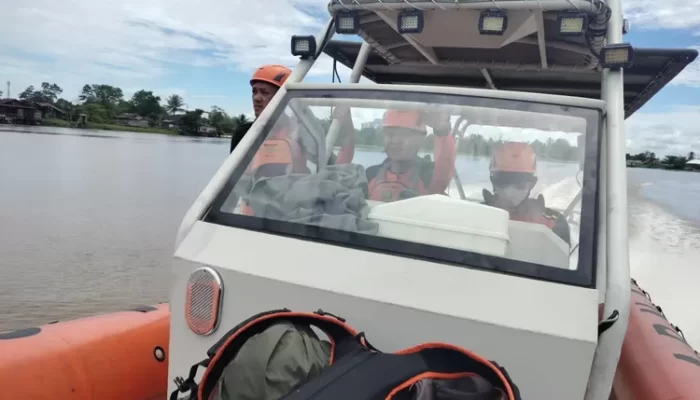 Petinggi Partai Melompat ke Sungai Seusai Daftar ke KPU