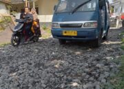 Jalan Karangdan Bikin Kendaraan Sering Masuk Bengkel