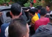 Diduga Tabrak Lari, Mobil Wuling Dikejar Warga