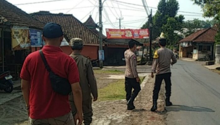 Patroli Jalan Kaki Dilakukan Polisi di Sumedang, Cegah Aksi Kejahatan