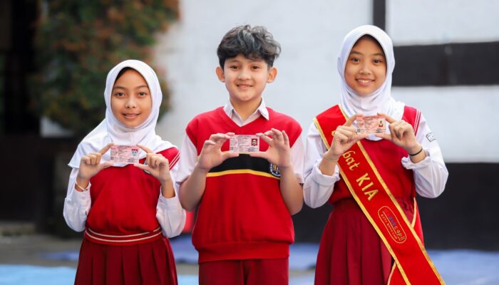 Pemkot Bandung: 4.464 Kartu Identitas Anak Dibagikan