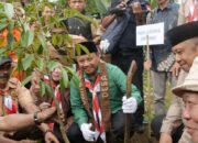 1.000 Bibit Pohon Ditanam, Kang Uu Sosialisasikan Program Pembangunan Berwawasan Lingkungan