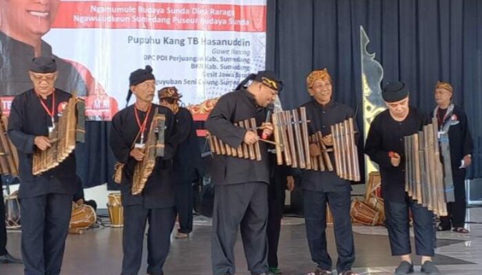 Bulan Bung Karno 2023: Puluhan Grup Seni Calung di Sumedang Unjuk Gigi