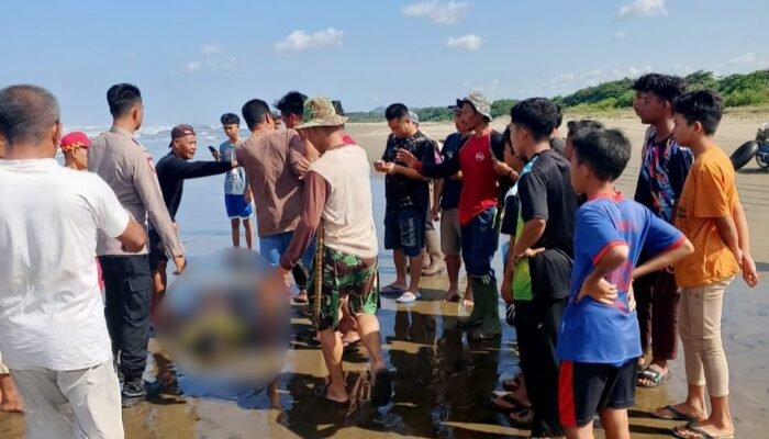 Lima Siswa SD Sindangkerta Terseret Ombak, Seorang Meninggal