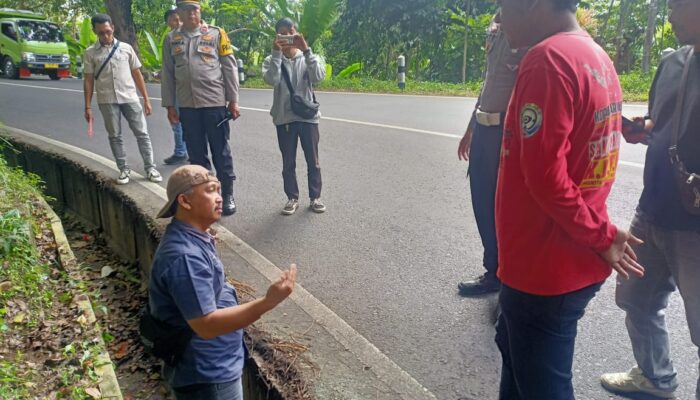 Pemuda Keluar Dari Kendaraan yang Tengah Melaju di Kawalu