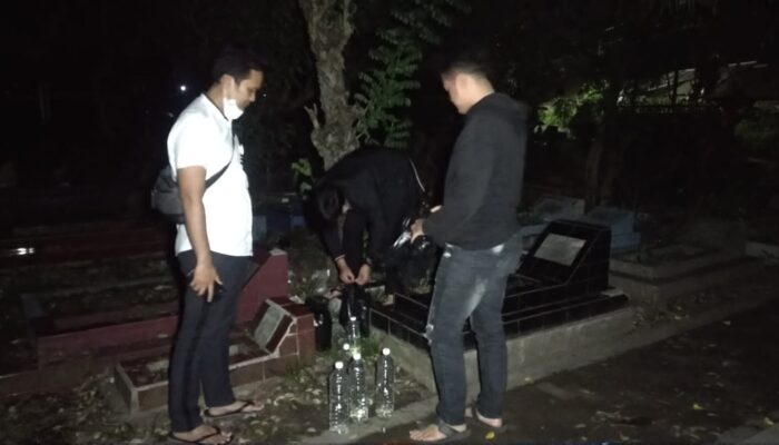 Kuburan Cinehel Jadi Lokasi Transaksi Miras