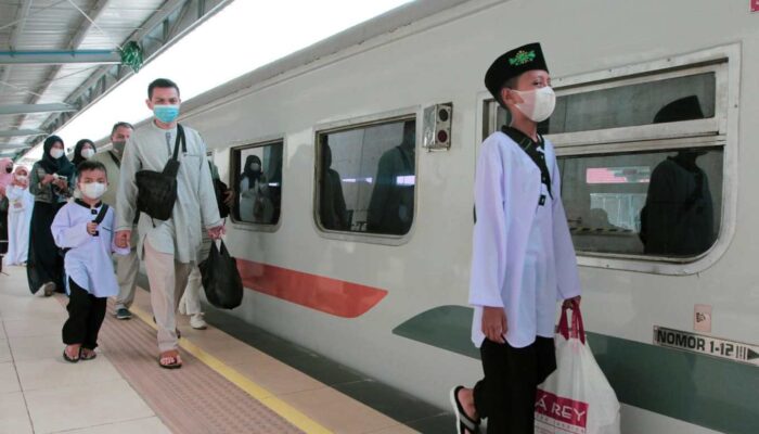 Anne Purba: Perjalanan Commuter Line di Wilayah 2 Bandung Berjalan Kondusif